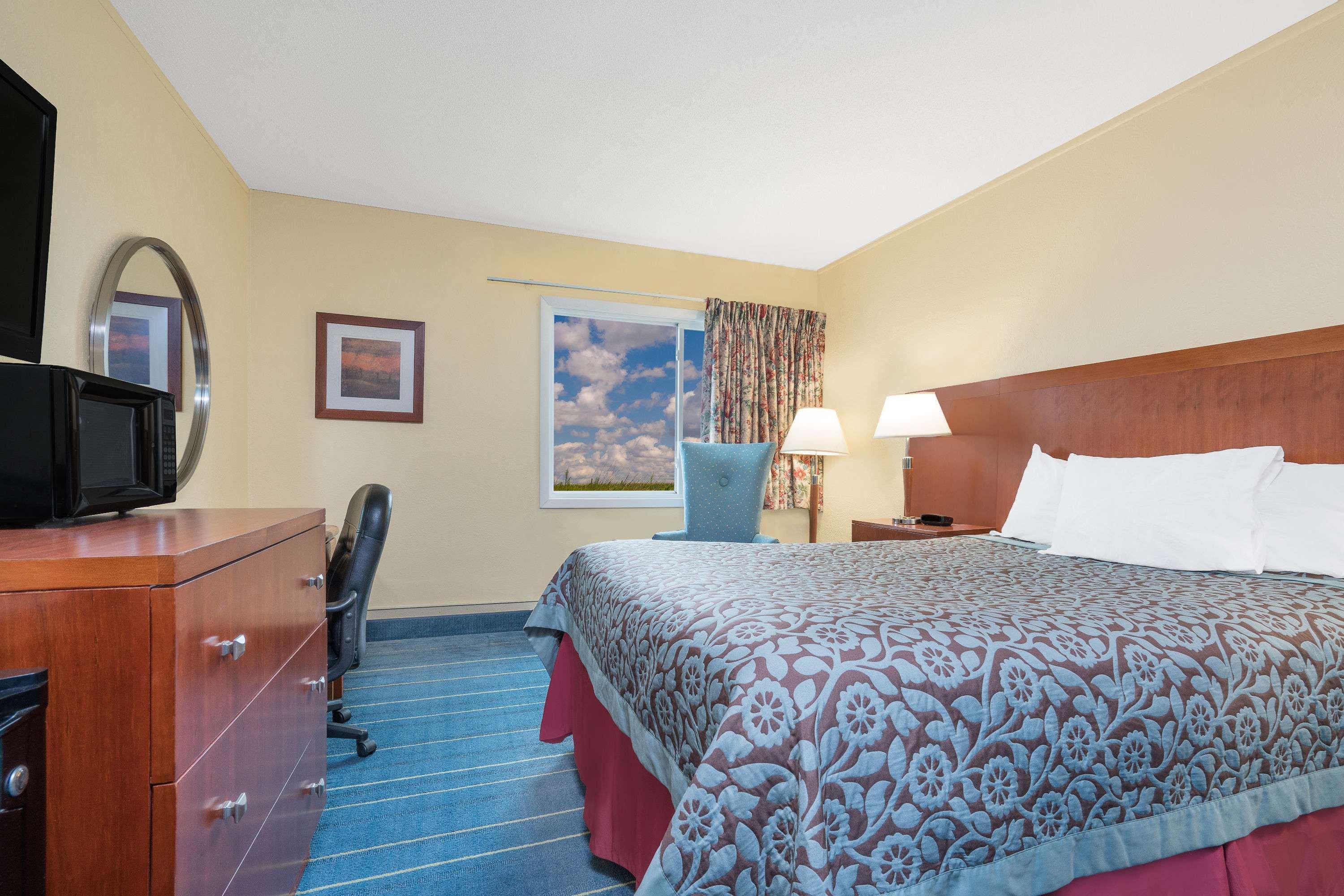 Days Inn By Wyndham Alexandria Mn ภายนอก รูปภาพ