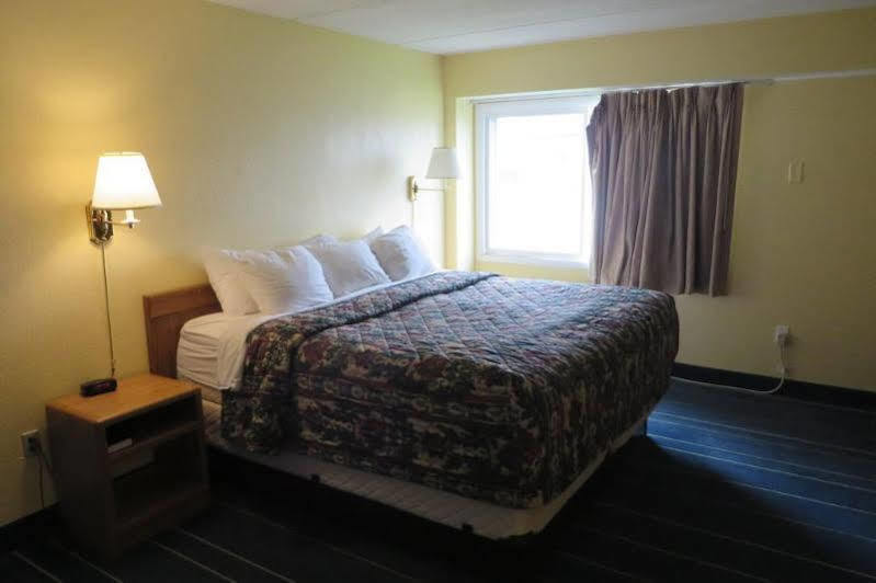 Days Inn By Wyndham Alexandria Mn ภายนอก รูปภาพ